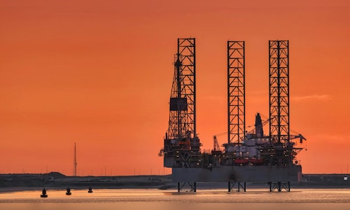 Oil Prices Climb as US-Iran Leaders Send Conflicting Messages on De-escalation; Brent Surpasses $103