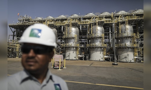 Saudi Aramco to Cut Sales to Asia Amid Conflict Impact