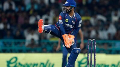 Axar wins the coin toss; DC to bowl first.