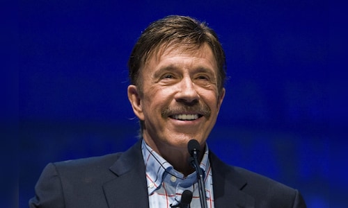 Chuck Norris, legendary martial artist and actor known for his toughness that became an internet phenomenon, passes away at 86.