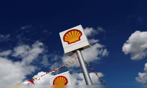 Competition for Shell's Sprng Energy: NIIF may partner with Temasek; binding offers due this week.