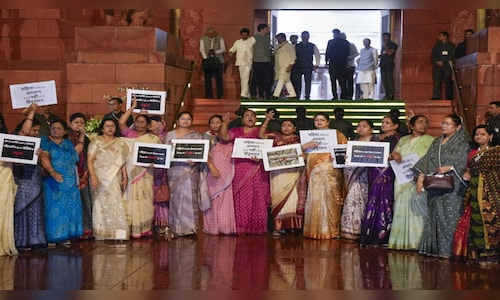 Defeat of Women’s Reservation Bill Provokes Intense Political Reactions Throughout India