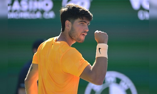 Defending two-time champion Carlos Alcaraz eliminated from French Open because of wrist injury.