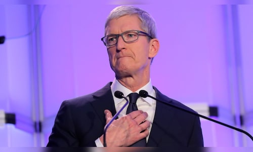 "Fantastic Leader and Manager": Trump Comments as Tim Cook Passes Apple CEO Position