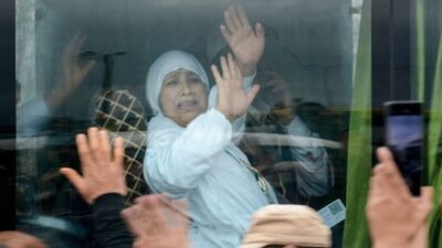 Initial group of Indian pilgrims reaches Saudi Arabia for Hajj.