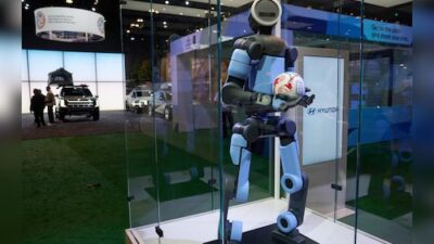 Kia to introduce humanoid robots in the U.S. by 2029 and aims for software-driven vehicles by 2027.