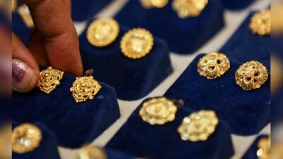 PN Gadgil shares climb 6% following a 124% increase in Q4 revenue.