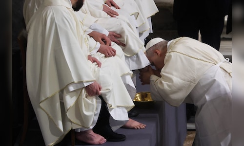 Pope Leo XIV Performs Foot-Washing Ceremony for 12 Priests on Holy Thursday, Departing from Former Pope Francis' Tradition