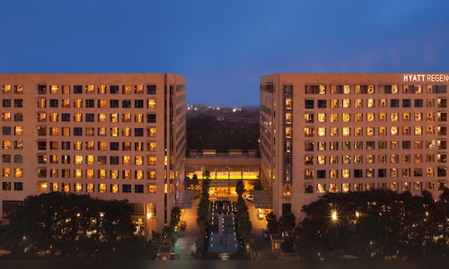 Samhi Hotels' subsidiary signs leasing agreement with Ingka Centres for 162-room hotel in Noida.