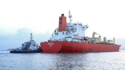 Saudi Arabia calls on the US to lift the Strait of Hormuz blockade and restart talks, according to reports.