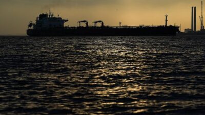 Strait of Hormuz Dilemma Persists as LNG Tankers Turn Back While Iran Blocks Waterway