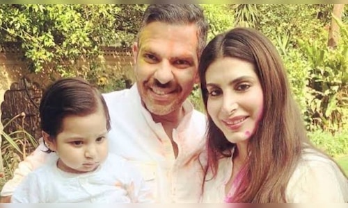 Sunjay Kapur's estate dispute: Supreme Court urges Rani Kapur and Priya Kapur to consider a settlement.