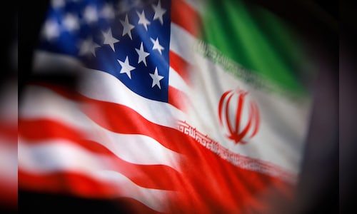 US Cancels Green Cards for Additional Iranian-Born Relatives of Current and Former Officials