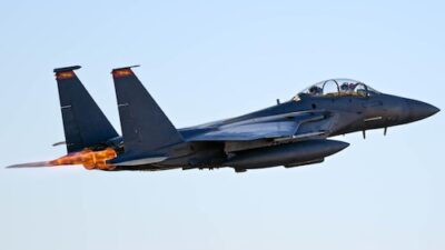 US F-15 Fighter Aircraft Shot Down in Iran; One Crew Member Rescued, Trump Informed