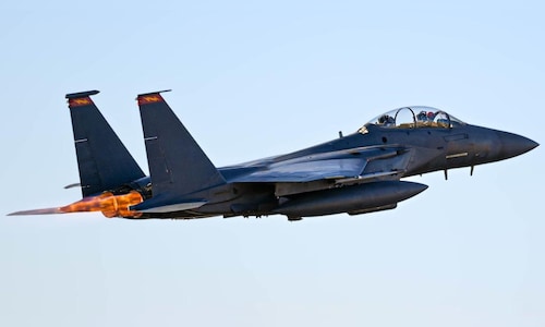 US F-15 Fighter Aircraft Shot Down in Iran; One Crew Member Rescued, Trump Informed