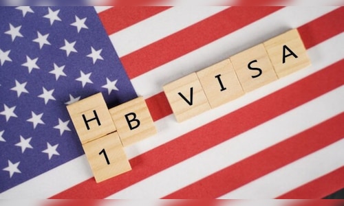 US Lawmaker Proposes Legislation to Halt H-1B Visa Issuance for Three Years