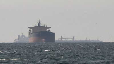 US to Allow Expiration of Iran Oil Sanctions Waiver in Light of Hormuz Blockade