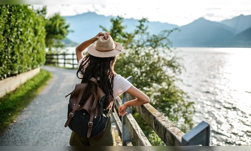 Women’s Bus Travel Soars by 136% in Seven Years, Driven by Young Women’s Solo Adventures