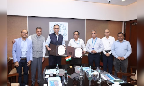 Bajaj Finserv Introduces Finserv Intelligence, Aiming to Invest Up to ₹2,000 Crore Over Five Years