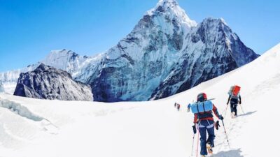Climbing Season on Mount Everest Delayed, Yet Adventurers Unfazed by Massive Ice Block and Elevated Travel Expenses