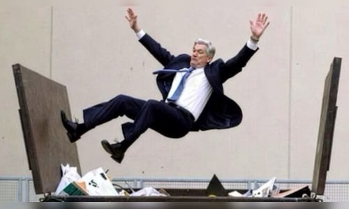 Donald Trump posts AI-generated image of Fed Chair Jerome Powell in a dumpster, criticizes elevated interest rates.