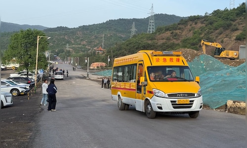 Gas explosion in Chinese coal mine claims 82 lives and leaves many trapped, reports state media.