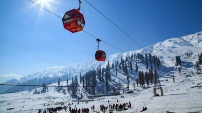 Hundreds Saved After Technical Issue with Gulmarg Cable Car
