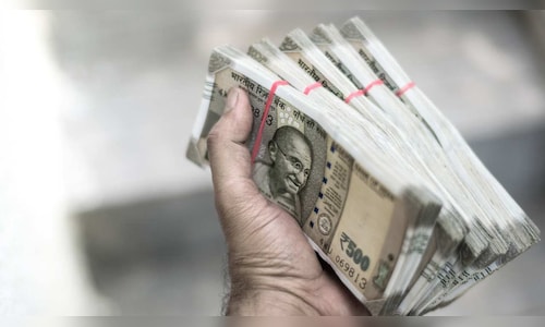 India's foreign exchange reserves decrease by $8 billion, totaling $688.894 billion.