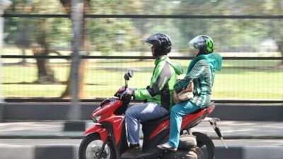 Maharashtra Transport Minister Instructs Police to Halt Operation of Bike Taxi Apps