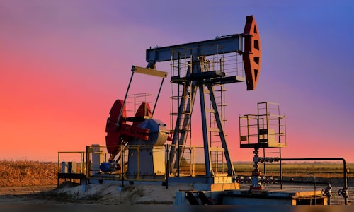 Oil Prices Remain Steady as Trump Promises to Maintain Strait of Hormuz Blockade