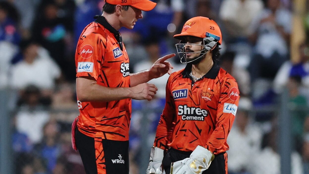 SRH chooses to bat first after winning the toss.