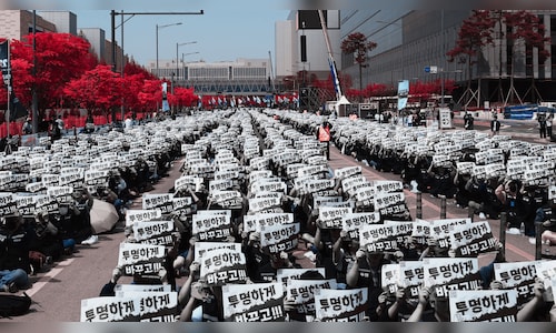Samsung and labor union to hold crucial talks to prevent strike and turmoil in the semiconductor sector.