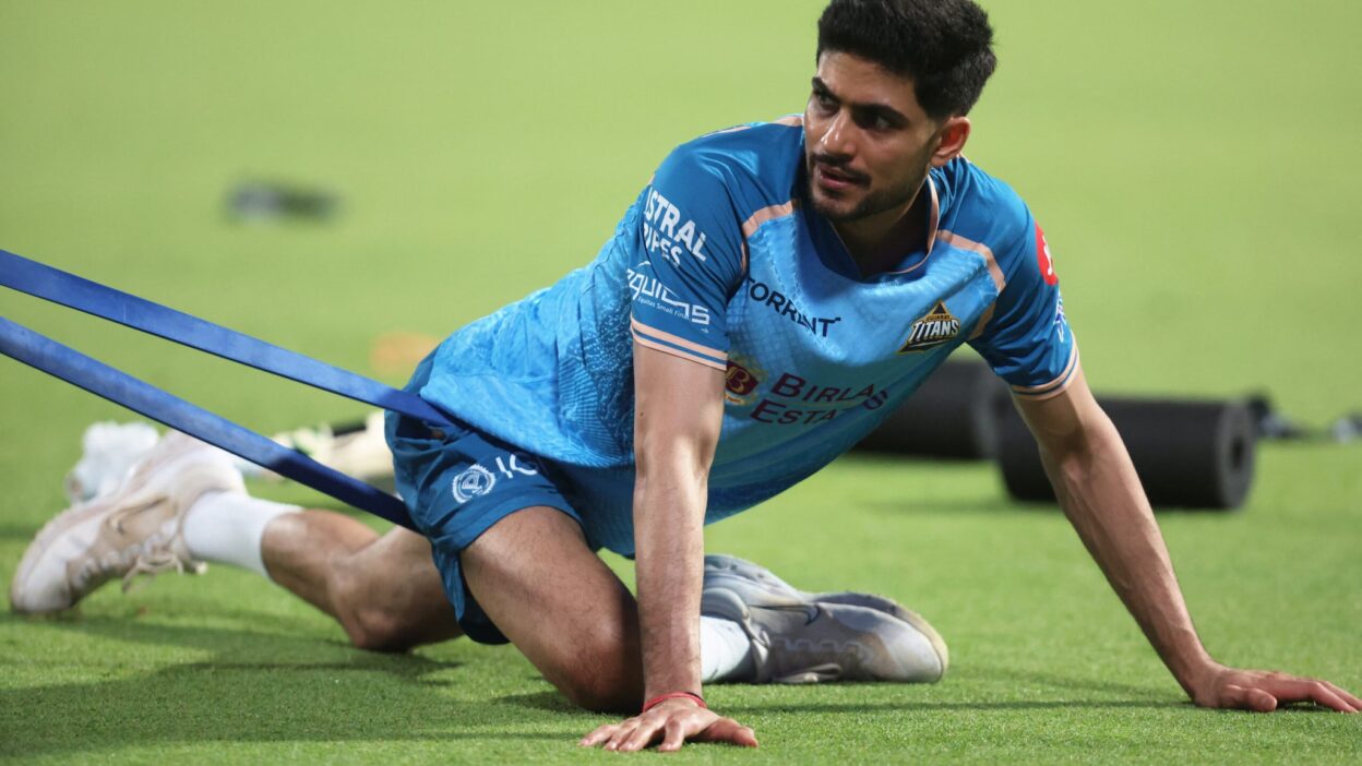 Siraj claims his 200th T20 wicket while Rahane gets out for a low score.