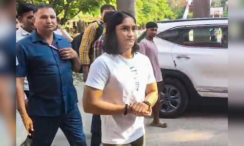 Supreme Court Allows Vinesh Phogat to Compete in Asian Games Trials Following WFI Dispute