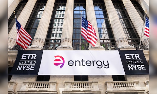 This Underdog AI Industry Continues to Thrive: Analyst Recommends Staying Invested