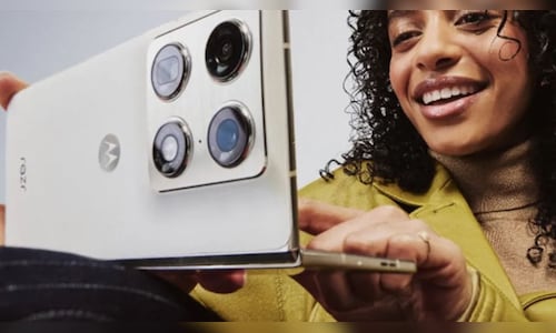 This Week in Tech: Motorola Razr Fold, Vivo X300 Ultra, HMD Vibe 2, and More