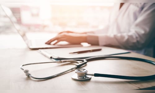 Trump Administration Eases Travel Ban Regulations, Allowing Foreign Doctors to Apply for Visas