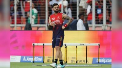 Virat Kohli criticizes the ongoing media presence in IPL training sessions; advocates for privacy during practices.