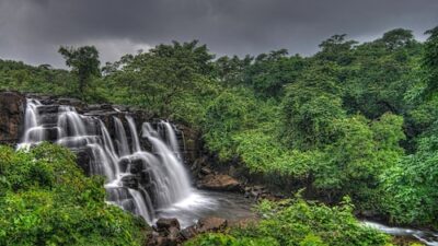 6 Breathtaking Waterfalls in India to Experience During the Monsoon Season