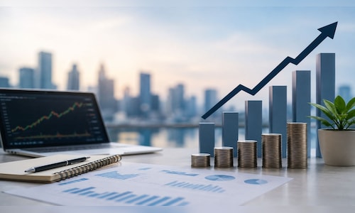 India Inc's Cash Reserves Exceed $200 Billion in FY26 as Firms Delay Growth Initiatives
