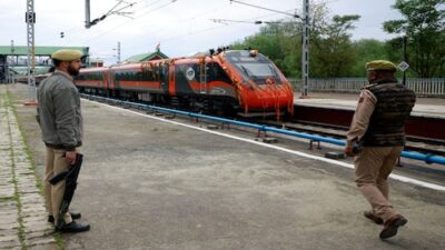 Indian Railways policy: Vande Bharat travelers eligible for complimentary meals during train delays