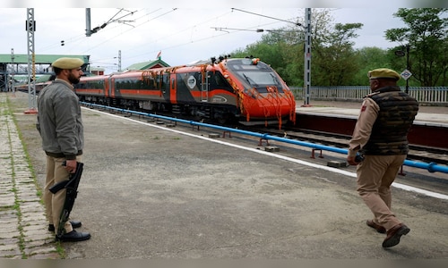 Indian Railways policy: Vande Bharat travelers eligible for complimentary meals during train delays
