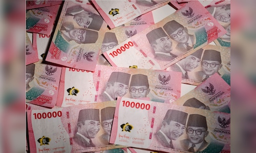 Indonesia Implements Off-Cycle Rate Increase to Stabilize Currency During Crisis