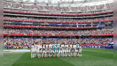 Iranian Soccer Team Leaves Appreciation Message in LA Locker Room Following Draw with Belgium