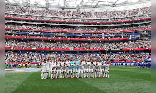 Iranian Soccer Team Leaves Appreciation Message in LA Locker Room Following Draw with Belgium