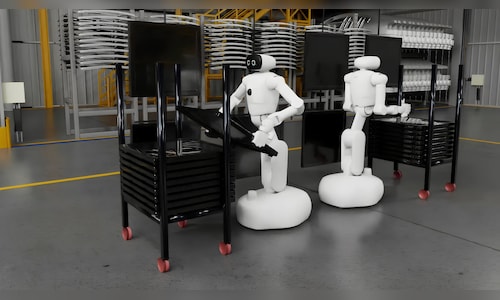 Jensen Huang states that humanoid robots and future data centers are central to the Nvidia-LG collaboration.