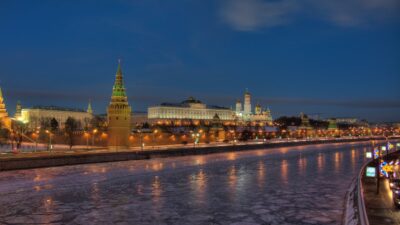 Kremlin Seeks Clarification from Apple Following Removal of Russian Apps from App Store