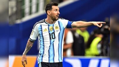 Lionel Messi sets new men's World Cup scoring record with his 17th goal.