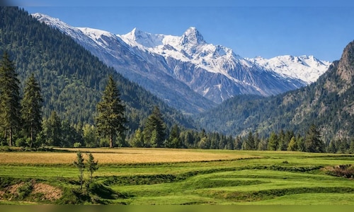 Military and Administration Unveil Tourism Website and Magazine for North Kashmir