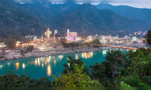 Officials Implement Tiered Weekend Traffic Strategy for Mussoorie and Rishikesh Due to Tourist Influx